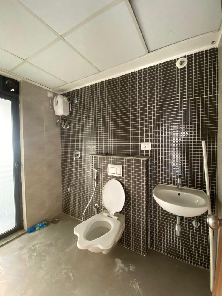 Bathroom, lodha-palava-downtown-dombivli-east 1 Bedroom 507 Sq.Ft. Apartment In Dombivli East Thane 8642724