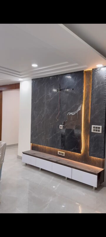Furnished Amenities in 5 BHK Builder Floor at TDI The Retreat, Sector 89 – for Sale