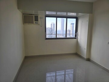 Room in 4 BHK Apartment at Chaitanya Tower, Prabhadevi – for Rent