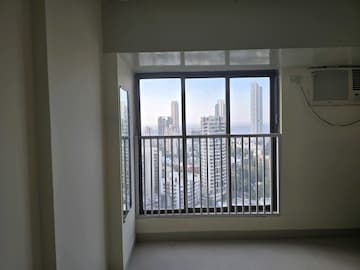 Room in 4 BHK Apartment at Chaitanya Tower, Prabhadevi – for Rent