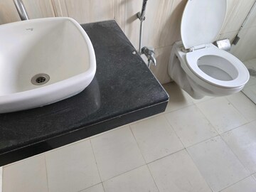 Bathroom in 4 BHK Apartment at Chaitanya Tower, Prabhadevi – for Rent
