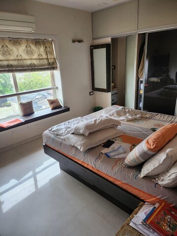 Bedroom in 5 BHK Apartment at Ajanta Apartment Colaba, Colaba – for Rent
