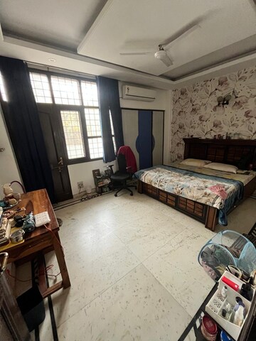 1 BHK Builder Floor For Rent in Sector 26