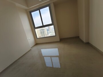 Room in 3 BHK Apartment at Piramal Vaikunth, Balkum Pada – for Rent