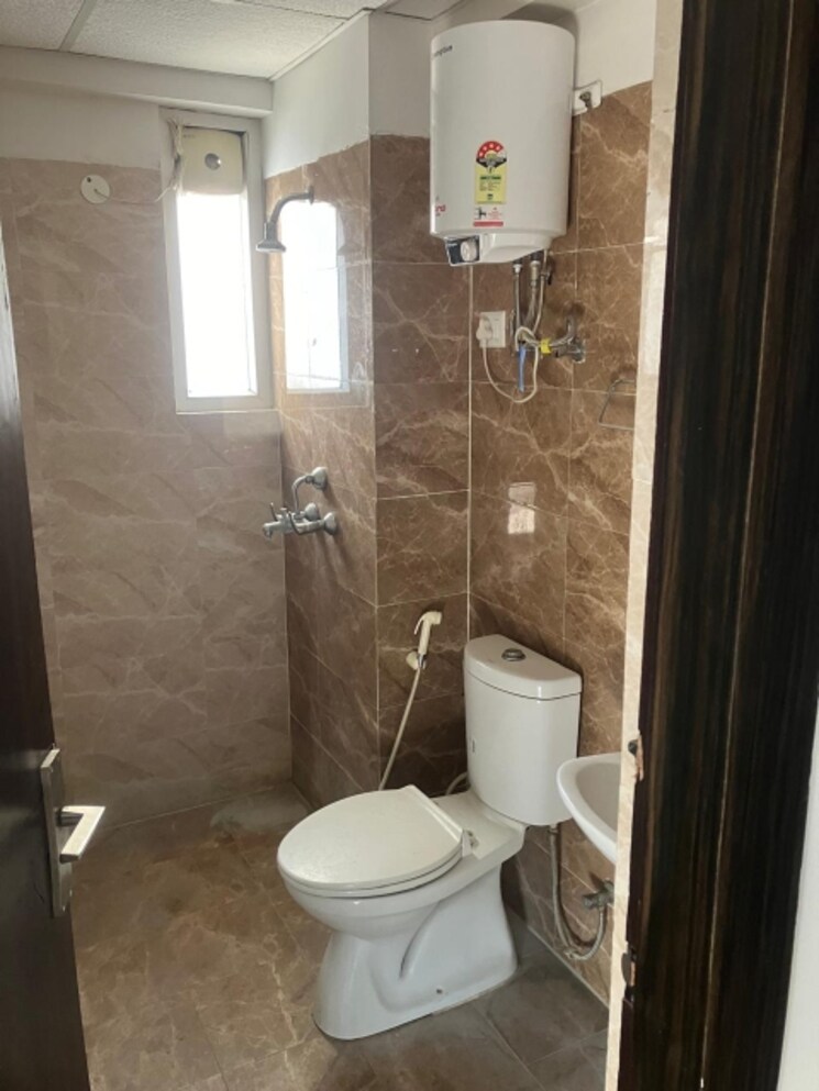 Bathroom, nirala-estate 2 Bedroom 955 Sq.Ft. Apartment In Tech Zone 4 Greater Noida Greater Noida 8643035