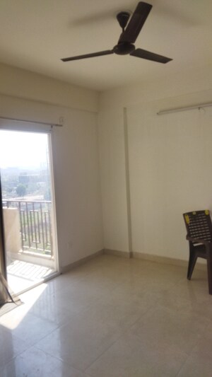 Room in 2 BHK Apartment at Signature Global City 93, Sector 93 – for Sale