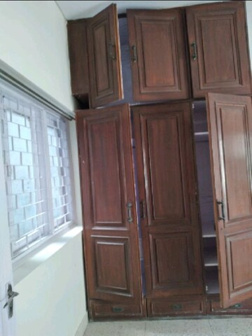 Furnished Amenities in 3 BHK Builder Floor at Greater Kailash ii – for Rent