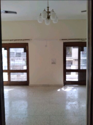 Room in 3 BHK Builder Floor at Greater Kailash ii – for Rent