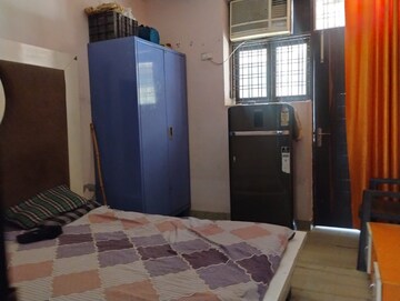 Bedroom in 5 BHK Independent House at Jyoti Park – for Sale