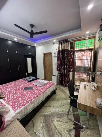 Bedroom in 3 BHK Builder Floor at Dilshad Colony – for Sale