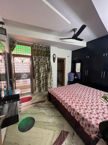Bedroom in 3 BHK Builder Floor at Dilshad Colony – for Sale