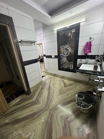  3 BHK Builder Floor at Dilshad Colony – for Sale