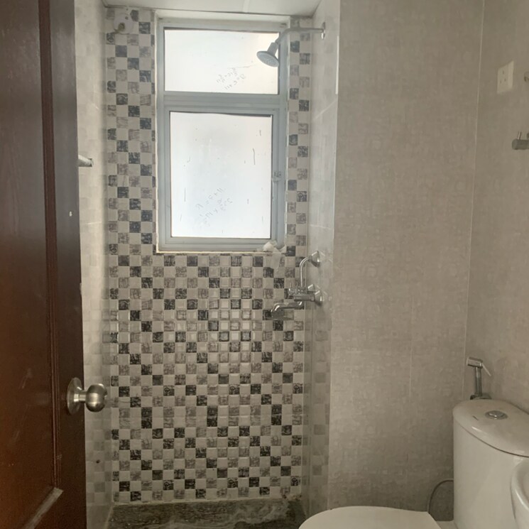 Bathroom, aditya-urban-homes 2 Bedroom 840 Sq.Ft. Apartment In Shahpur Bamheta Ghaziabad 8643157