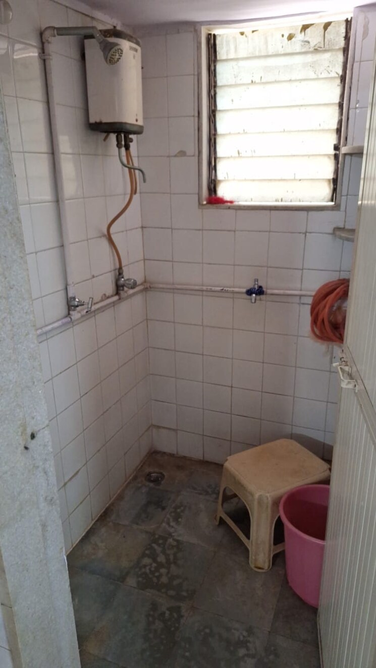 Bathroom, rajeshree-accord-chs 1 Bedroom 400 Sq.Ft. Apartment In Andheri East Mumbai 8643156