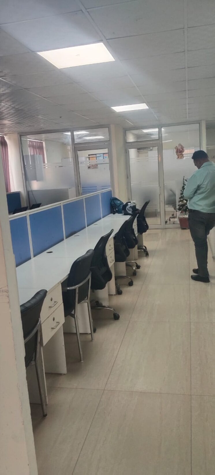 Team Area, sector 4 Commercial Office Space 1000 Sq.Ft. In Sector 4 Noida 8643174