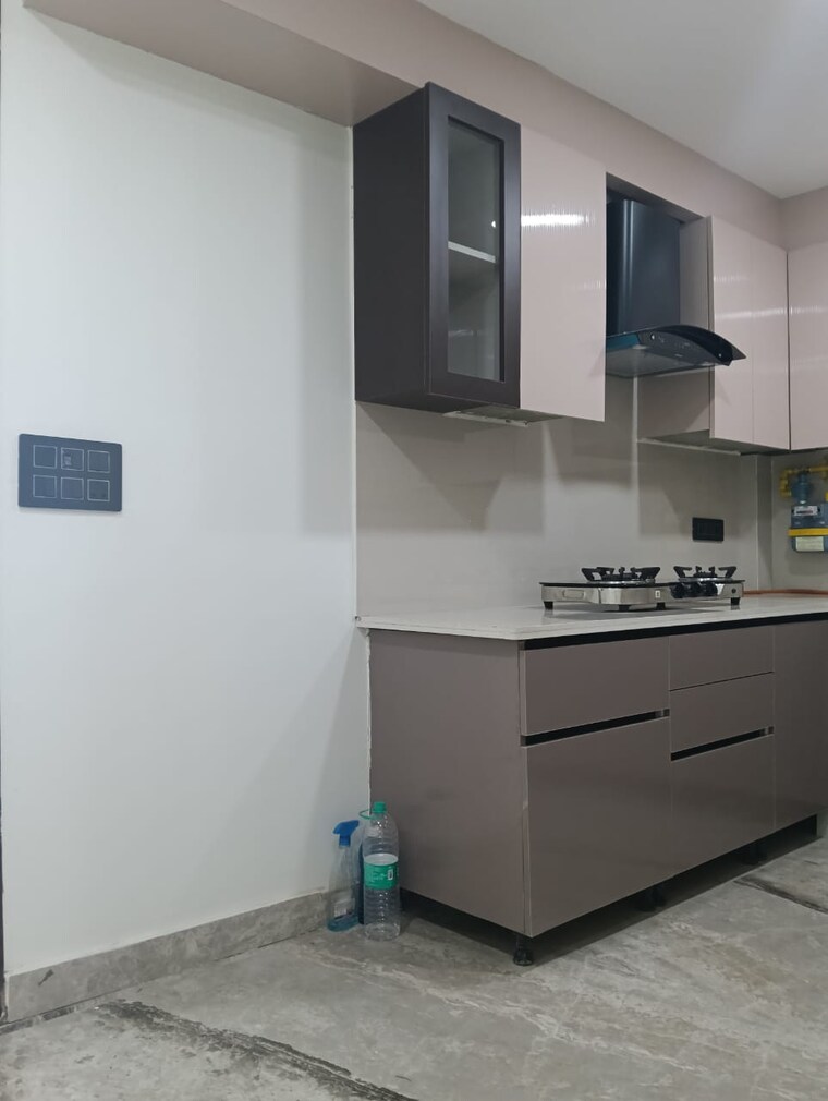 Kitchen, sarvodaya enclave 4 Bedroom 300 Sq.Yd. Builder Floor In Sarvodaya Enclave Delhi 8643201