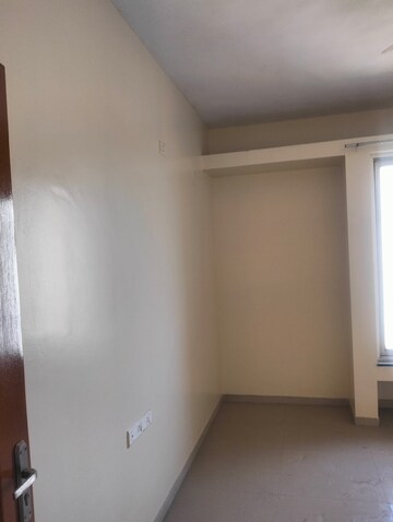 Room in 2 BHK Apartment at Kumar Princetown, Undri – for Rent