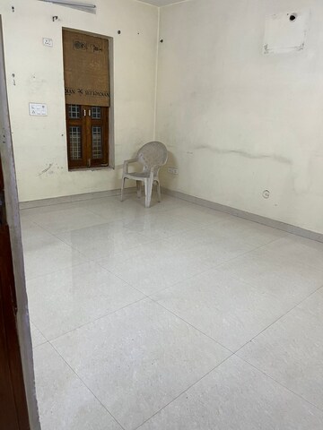 Room in 2.5 BHK Builder Floor at Ashok Nagar – for Rent