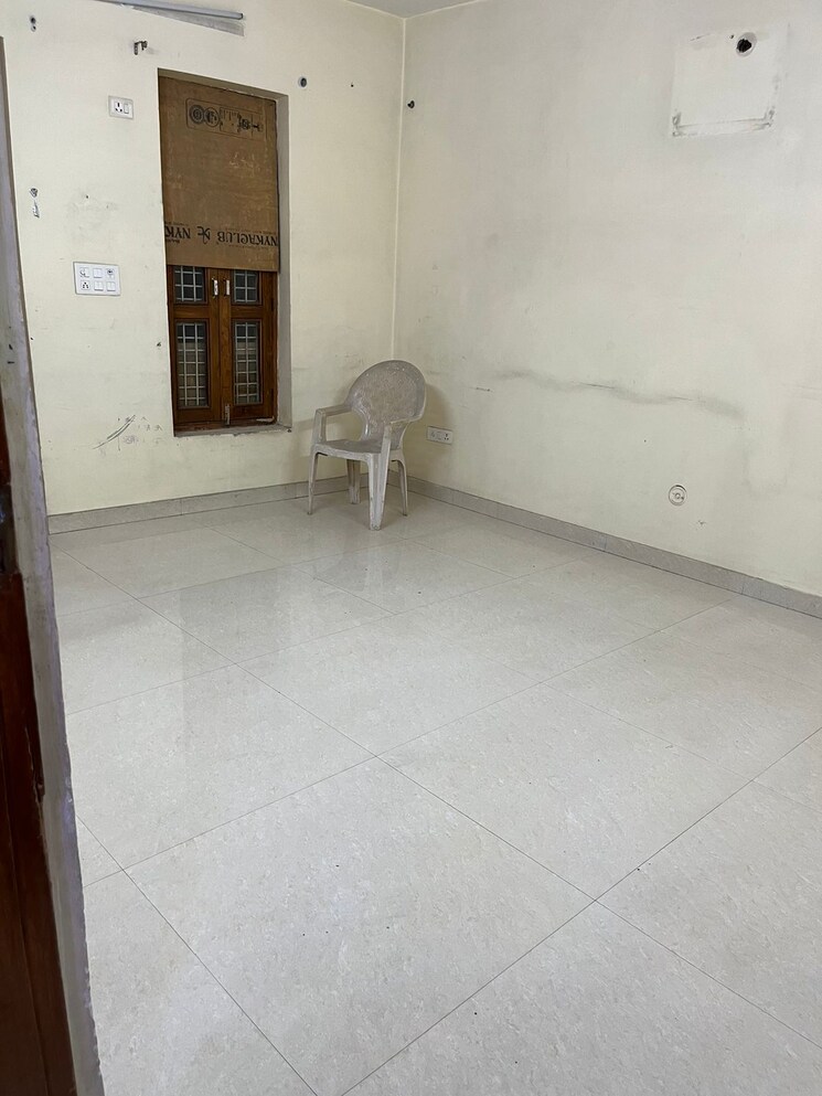 Room, ashok nagar 2.5 Bedroom 900 Sq.Ft. Builder Floor In Ashok Nagar Delhi 8643209