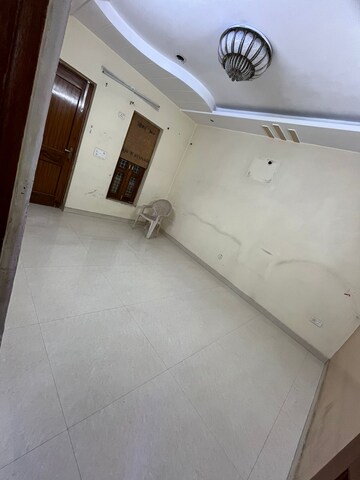 Room in 2.5 BHK Builder Floor at Ashok Nagar – for Rent