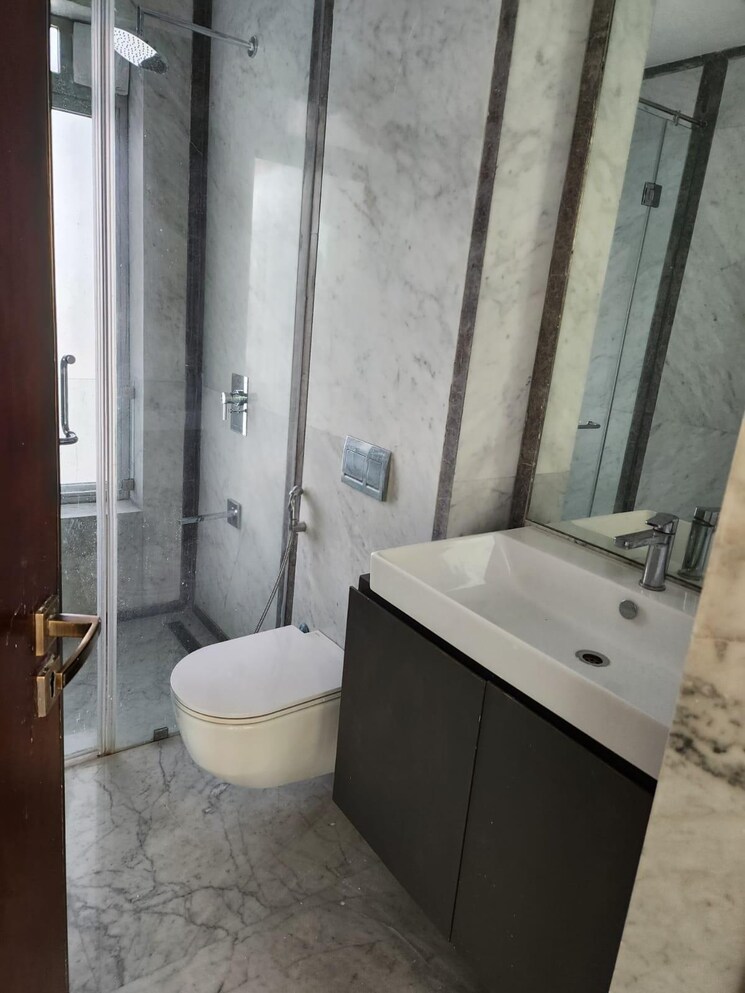 Attached Bathroom, indiabulls-sky-forest 3 Bedroom 1521 Sq.Ft. Apartment In Lower Parel Mumbai 8643205