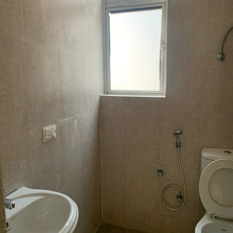 Bathroom, aditya-urban-homes 1 Bedroom 585 Sq.Ft. Apartment In Shahpur Bamheta Ghaziabad 8643241