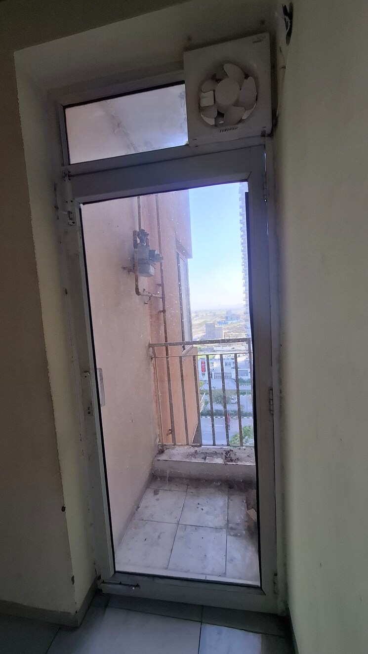 Balcony, wave-dream-homes 2.5 Bedroom 1050 Sq.Ft. Apartment In Wave City Ghaziabad 8643233