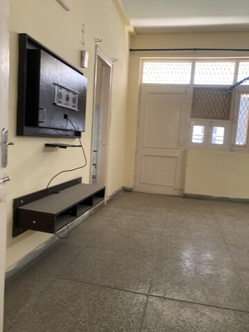 Parking in 3 BHK Builder Floor at Sector 23 – for Rent