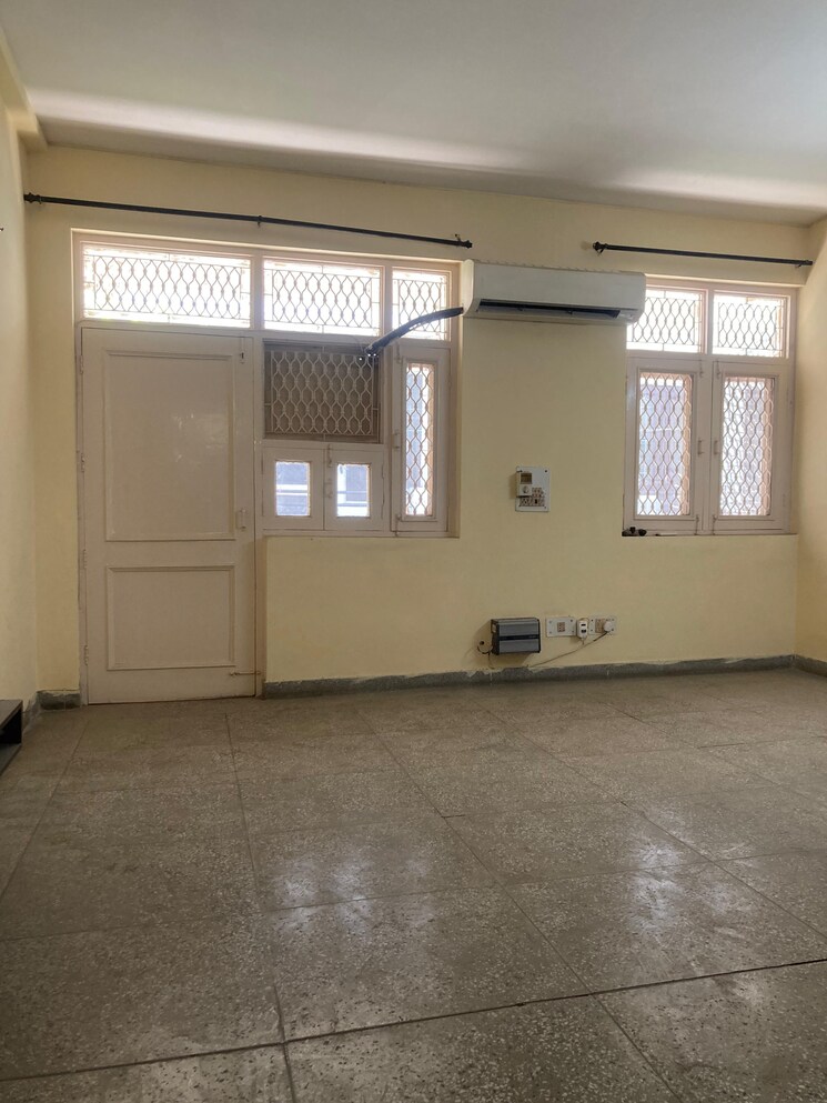 Room, sector 23 3 Bedroom 1550 Sq.Ft. Builder Floor In Sector 23 Gurgaon 8643235