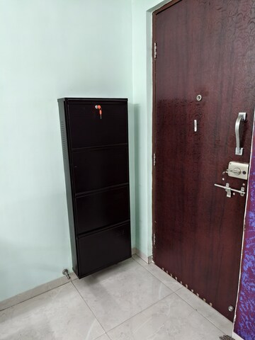 Room in 2 BHK Apartment at Laxmi Krupa Apartment Naupada, Naupada – for Rent