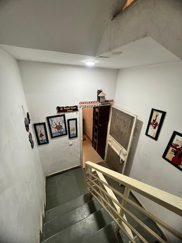 Master Bedroom in 3.5 BHK Builder Floor at Orchid Island, Sector 51 – for Rent