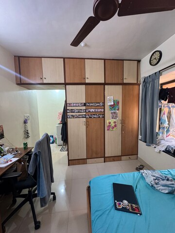 Bedroom in 2 BHK Apartment at Sindhi Society, Chembur – for Rent