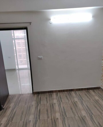 Room in 2 BHK Apartment at Hawelia Valencia Homes, Sector 1 Greater Noida – for Rent