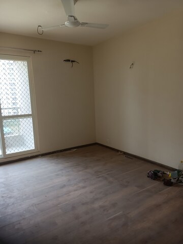Room in 4 BHK Apartment at Lotus Panache, Sector 110 – for Rent