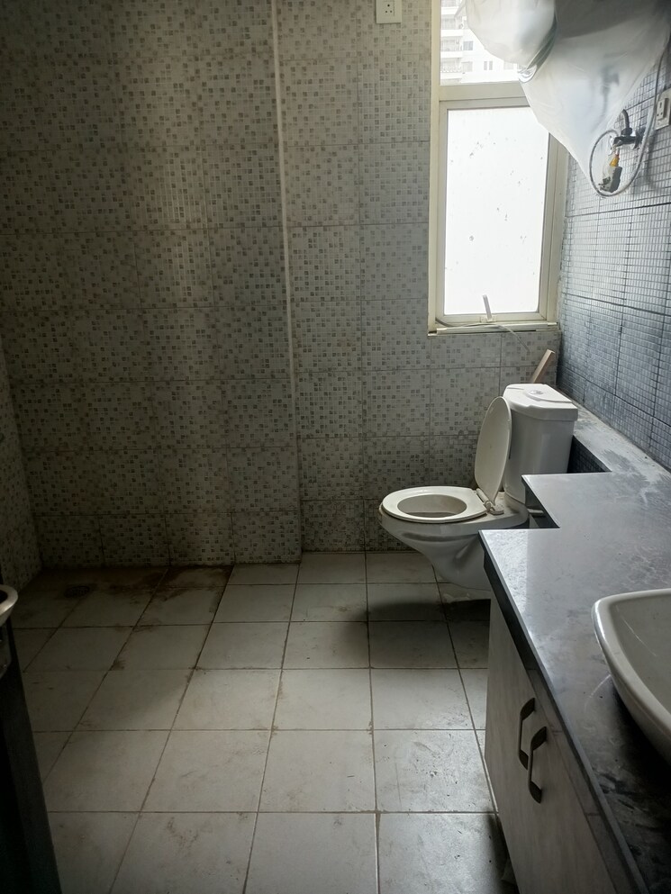 Bathroom, lotus-panache 4 Bedroom 2794 Sq.Ft. Apartment In Sector 110 Noida 8643390