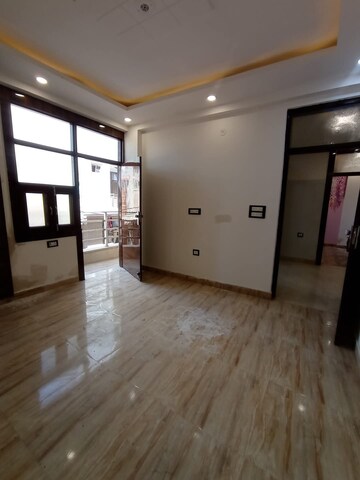 Room in 3 BHK Builder Floor at Virat Residency, Uttam Nagar – for Sale