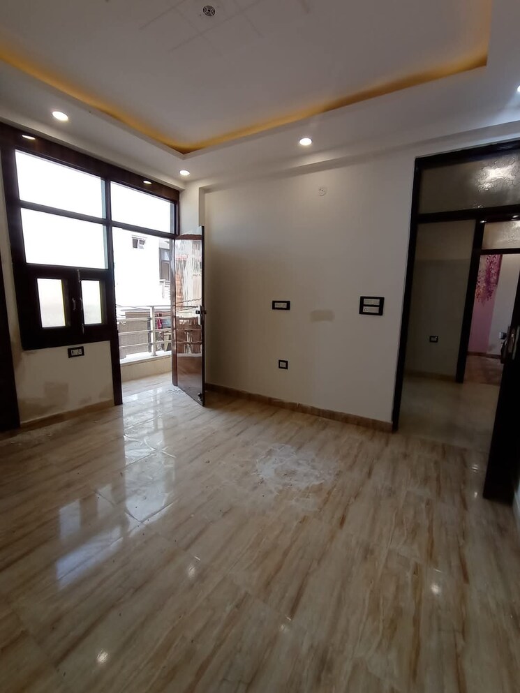 Room, virat-residency 3 Bedroom 900 Sq.Ft. Builder Floor In Uttam Nagar Delhi 8643435
