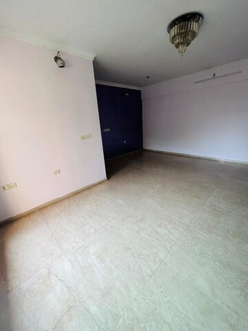 Room in 2 BHK Apartment at Hiranandani Meadows, Manpada – for Rent