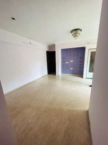 Room in 2 BHK Apartment at Hiranandani Meadows, Manpada – for Rent