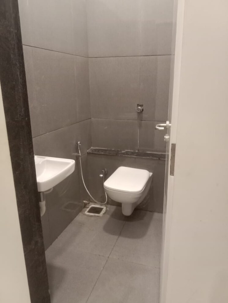 Washroom, vastrapur Commercial Office Space 1051 Sq.Ft. In Vastrapur Ahmedabad 8643478