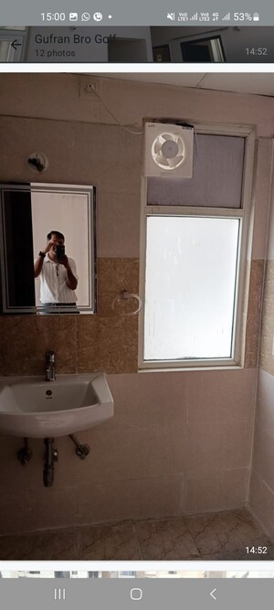 Bathroom in 2.5 BHK Apartment at Amrapali Golf Homes, Sector 4 Greater Noida – for Sale