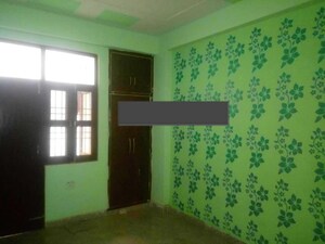 Room in 2 BHK Apartment at Shalimar Apartments Shalimar Garden, Shalimar Garden – for Sale