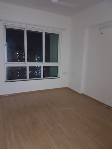 Room in 2.5 BHK Apartment at Hiranandani Meadows, Manpada – for Rent