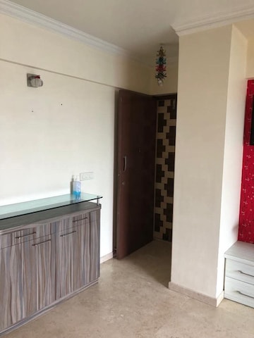 Room in 2.5 BHK Apartment at Hiranandani Meadows, Manpada – for Rent