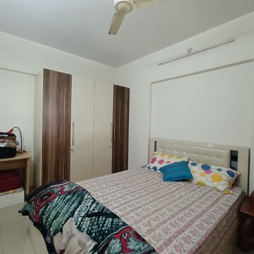 Bedroom in 2 BHK Apartment at DB Orchid Suburbia, Kandivali West – for Rent
