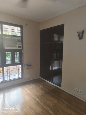 Room in 3 BHK Apartment at Vastu Apartments, Sector 55 – for Sale