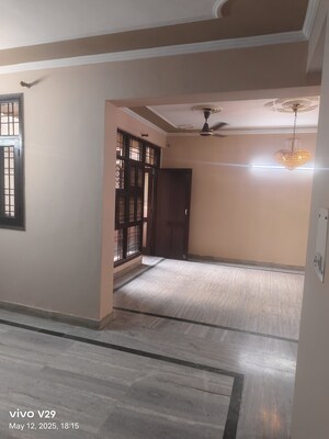 Room in 3 BHK Apartment at Vastu Apartments, Sector 55 – for Sale