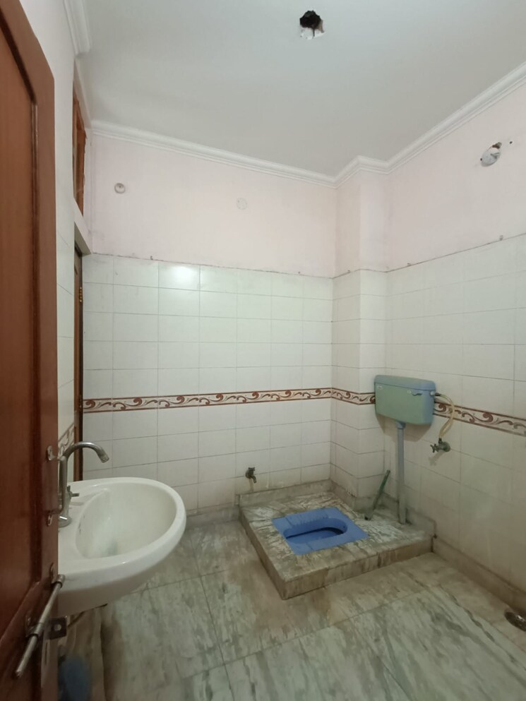 Bathroom, vasundhara sector 1 3 Bedroom 1600 Sq.Ft. Apartment In Vasundhara Sector 1 Ghaziabad 8643834