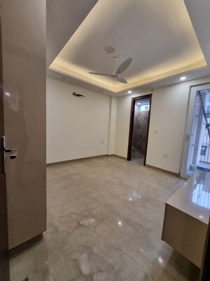 Room in 3 BHK Builder Floor at Paschim Vihar – for Sale
