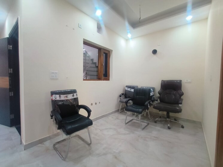 Room, sector 123 3 Bedroom 140 Sq.Yd. Villa In Sector 123 Mohali 8644399